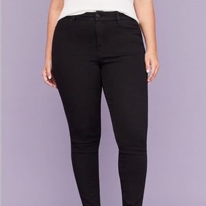 Lane Bryant black skinny jeans Women’s size 26 NWT